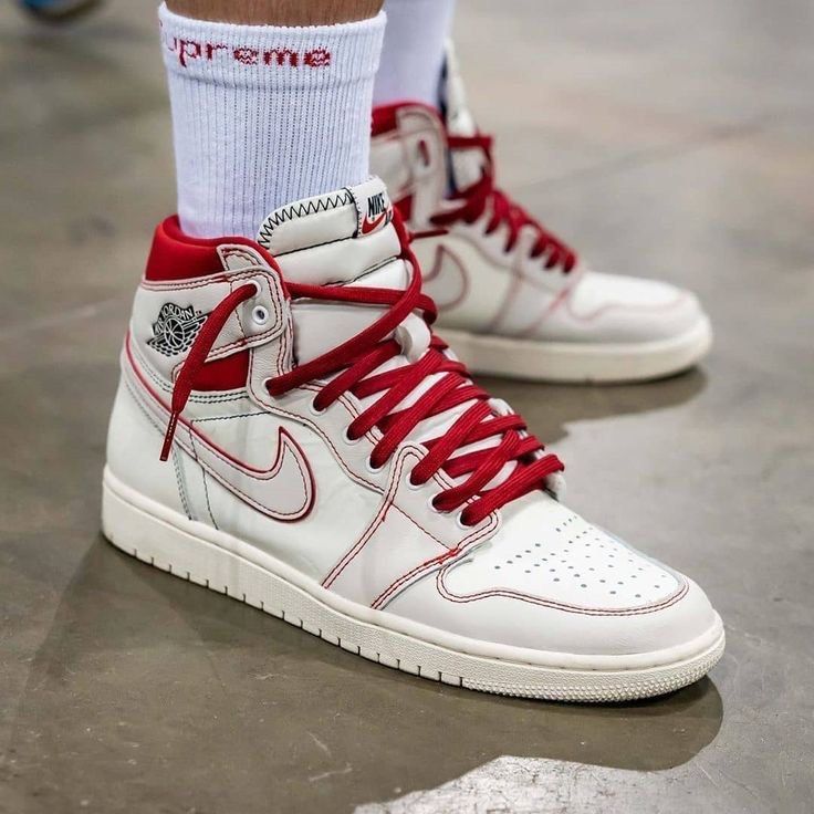 Air Jordan 1 Retro Hi OG Phantom