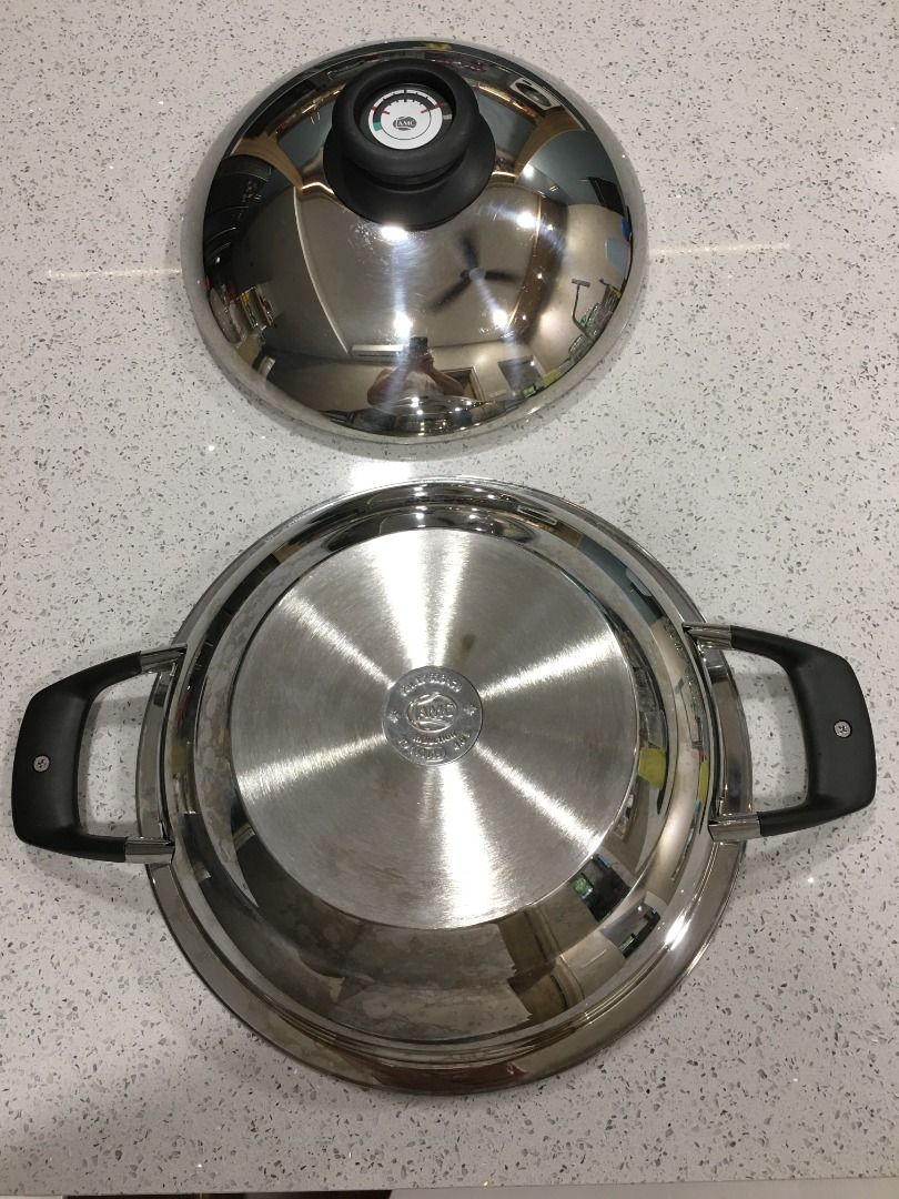 AMC Wok Frying Pan, 28 inches, brand new, TV & Home Appliances, Kitchen