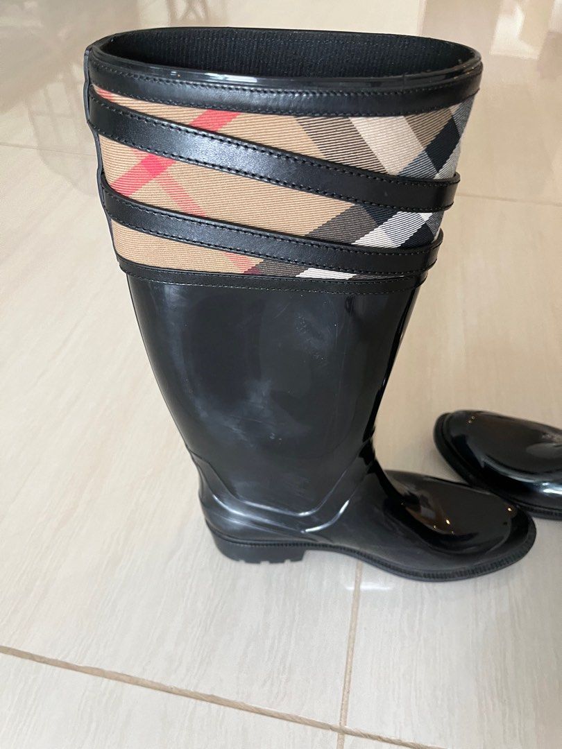 Authentic Burberry rain boots size 39 Women s Fashion Footwear