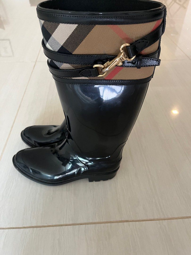 Authentic Burberry rain boots size 39