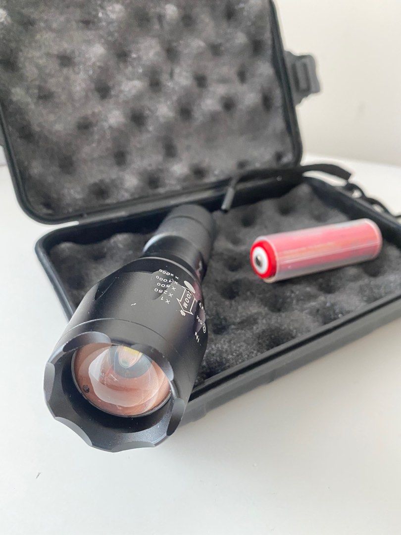 全新Brillante Torcia Rechargeable LED Flashlight / Torch With Case, 家庭電器,  其他家庭電器- Carousell