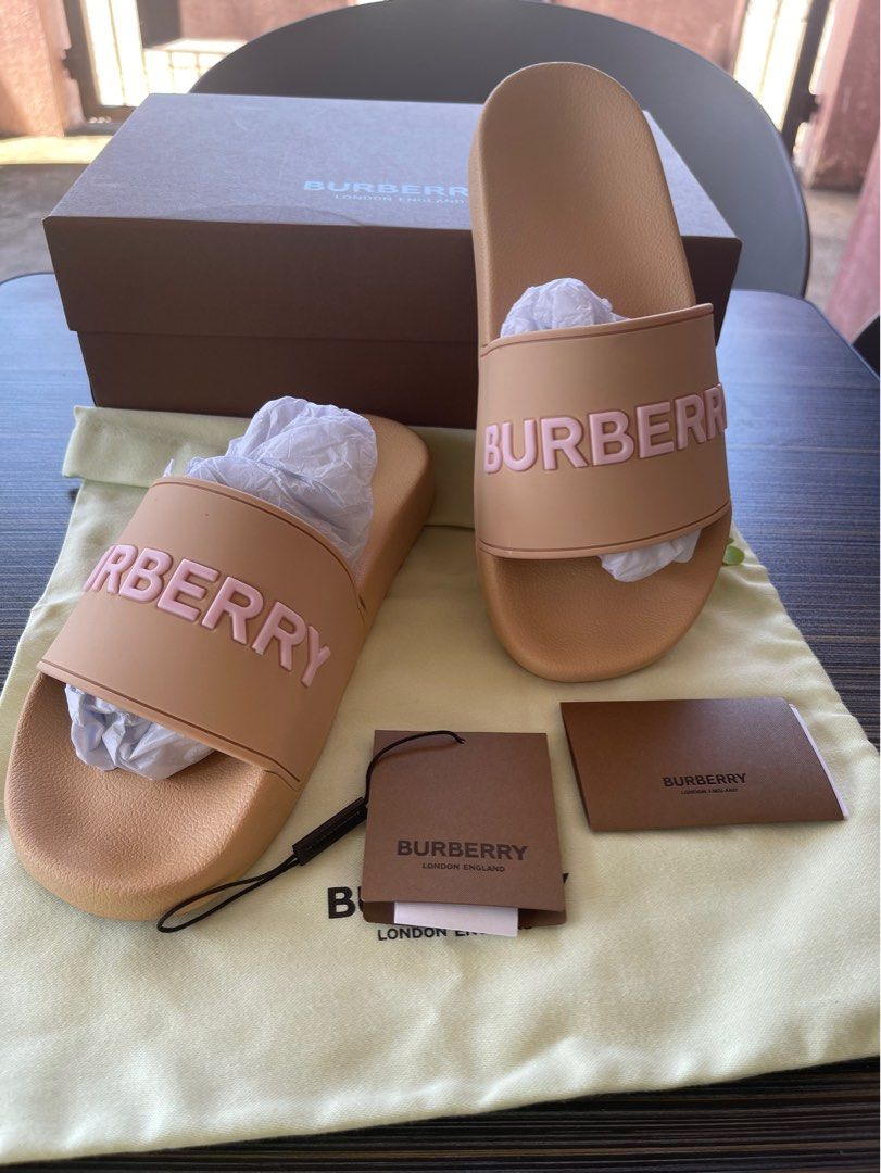 Burberry women's best sale pool slides