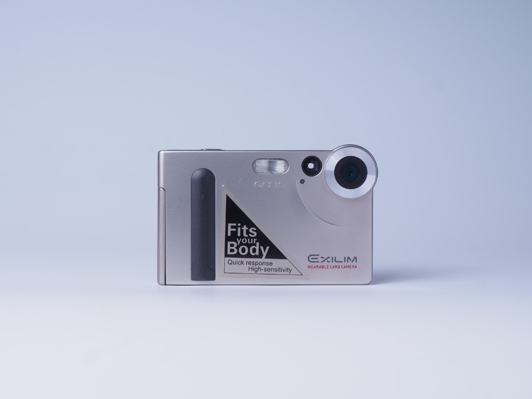 Casio exilim wearable card camera deals