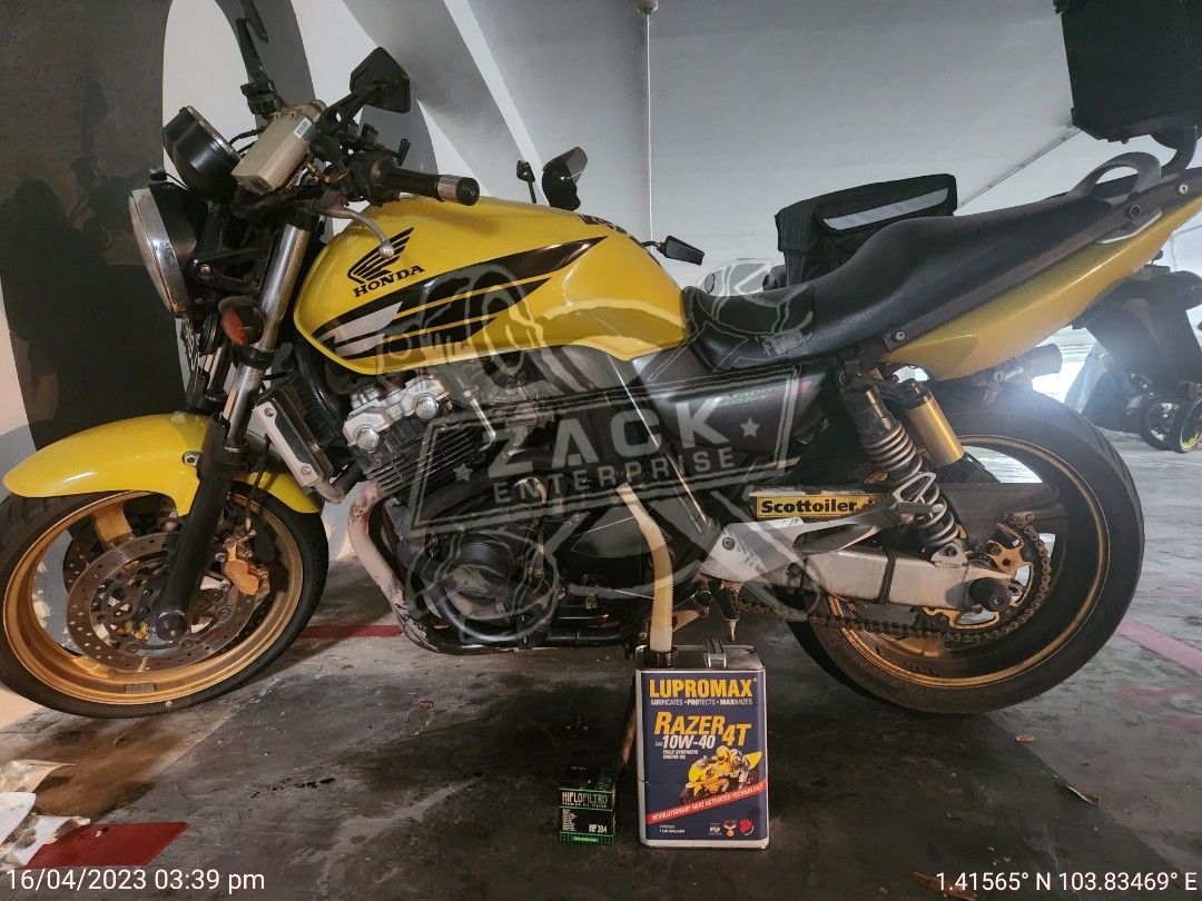 CB400SF On Site Servicing Yishun St 51, Motorcycles, Motorcycle