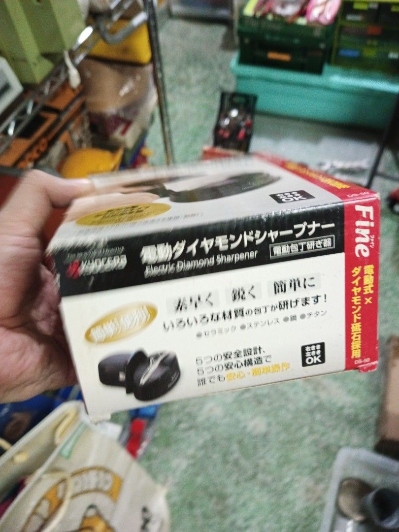 Ceramic knife sharpener (Category: Knives & Chopping Boards) located in Legazpi City. Submitted by kikosgarage (Listing ID 1227174678, Image 3). Description: Japan working battery operated.