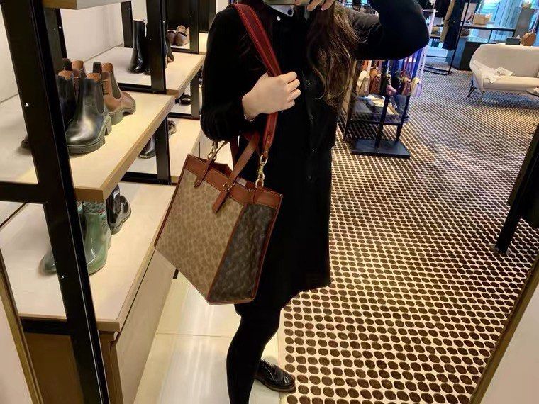 Coach unisex large size business tote bag sling bag classic brown
