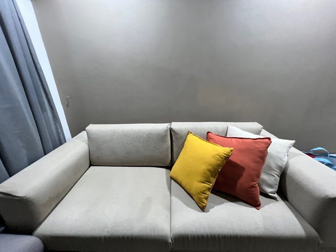 Daisy Sofa 3 seater, Furniture & Home Living, Furniture, Sofas on Carousell