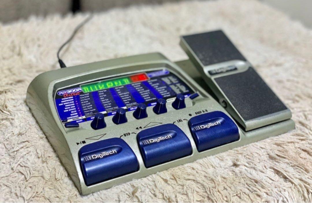 Digitech RP300A electric guitar multieffects (equipped with drum