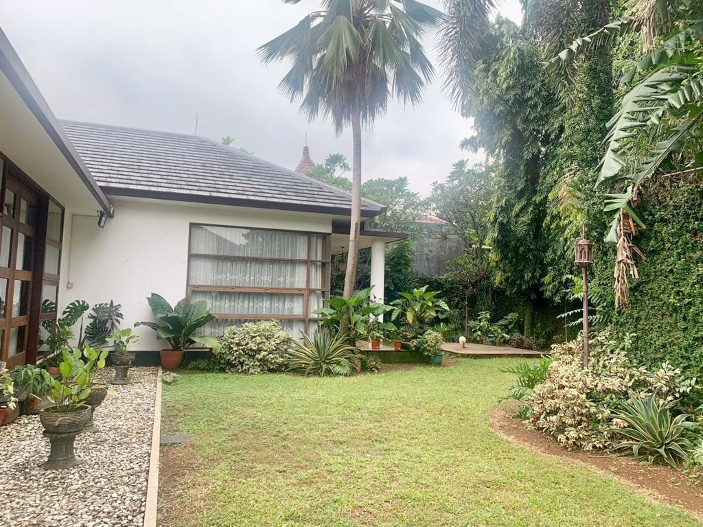 dijual_rumah_mewah_di_jatisamp_1681698005_174cdfef_progressive