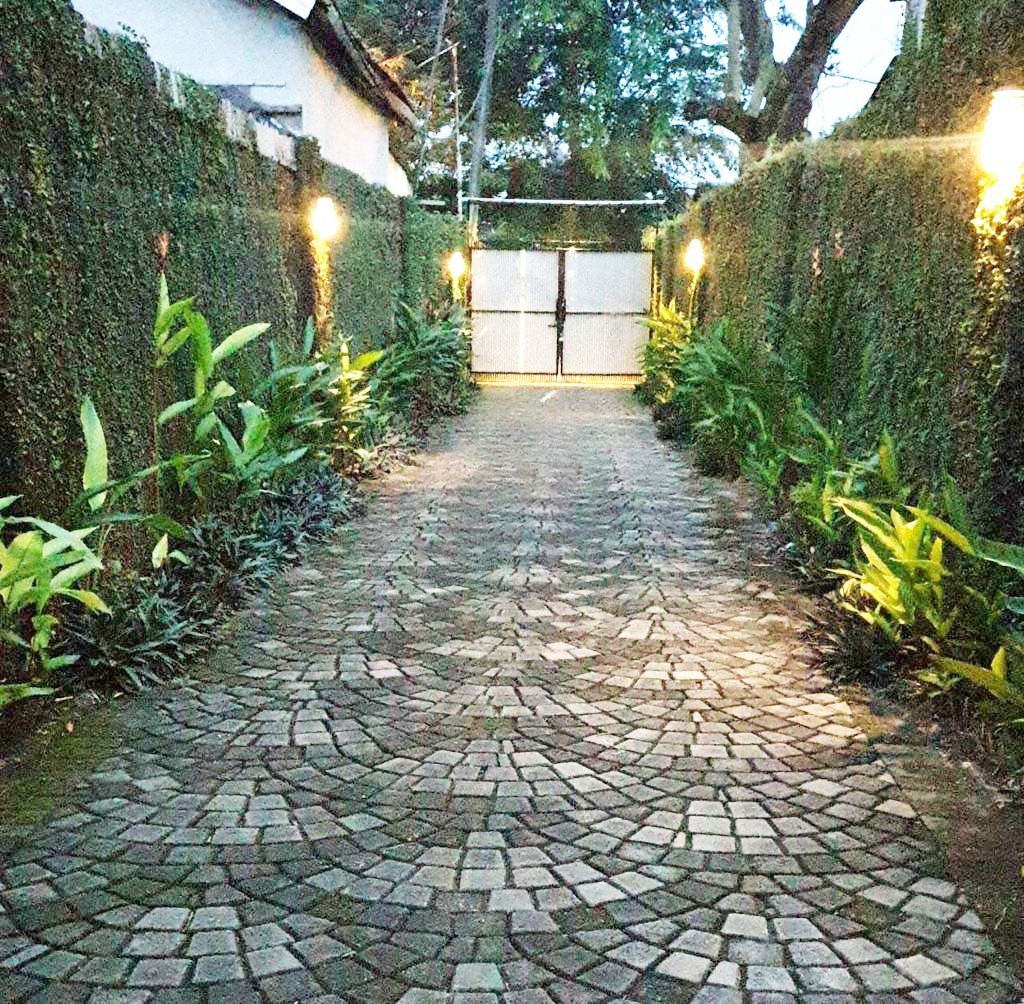 dijual_rumah_mewah_di_jatisamp_1681698005_4a300399_progressive