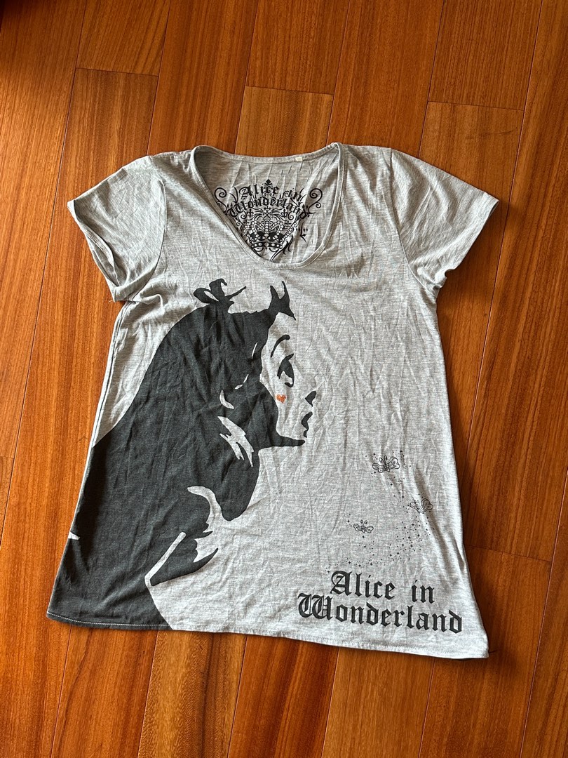 Disney Alice Wonderland Tshirt Fesyen Wanita Pakaian Wanita Atasan Di Carousell