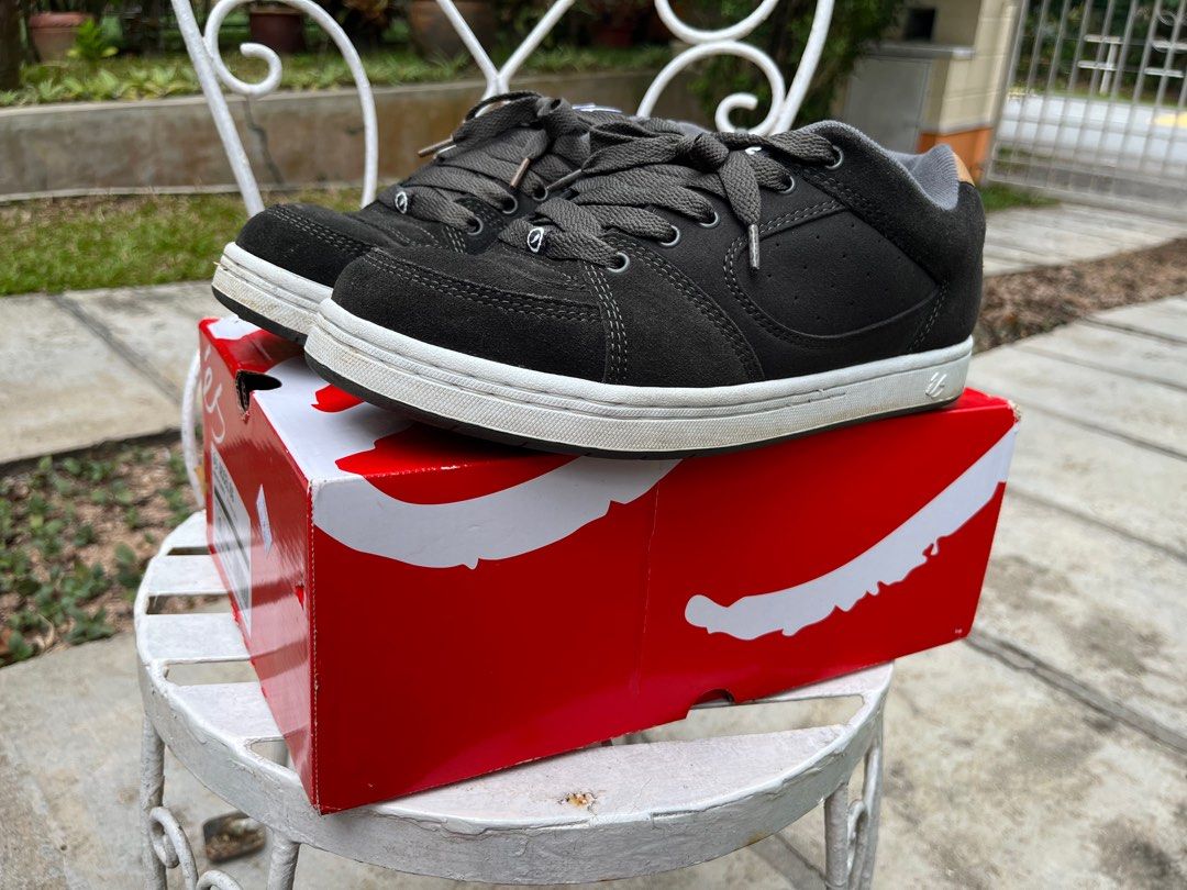 Es accel og Men s Fashion Footwear Sneakers on Carousell