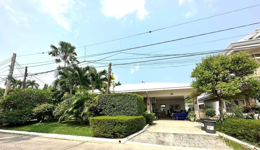 FOR SALE ELEGANT BUNGALOW HOUSE IN PAMPANGA NEAR CLARK AND PULU AMSIC