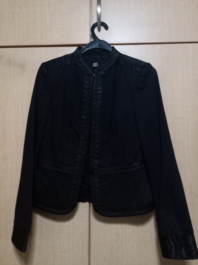 Jacket (Category: Coats, Jackets and Outerwear) located in Singapore. Submitted by mylittleprince08 (Listing ID 1227219068, Image 1). Description: Black blazer/jacket in good condition. Size S.