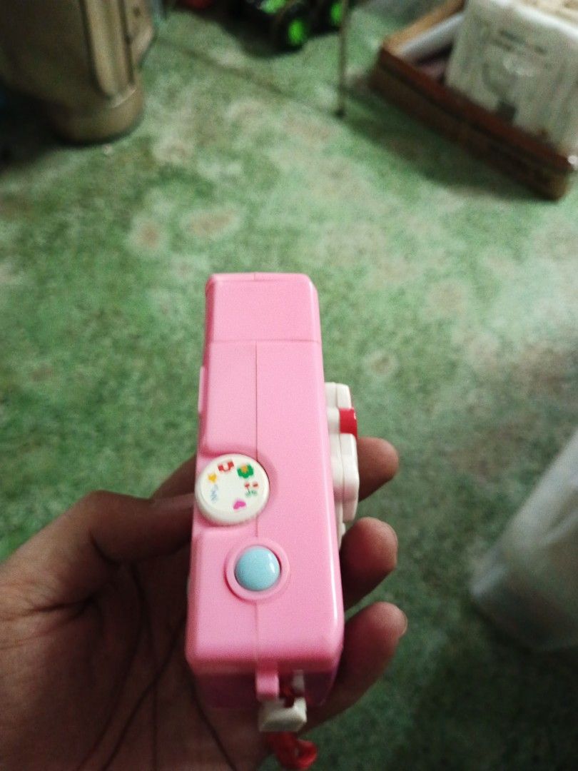 Hello kitty camera (Category: Cameras) located in Legazpi City. Submitted by kikosgarage (Listing ID 1227164083, Image 3). Description: vintage.