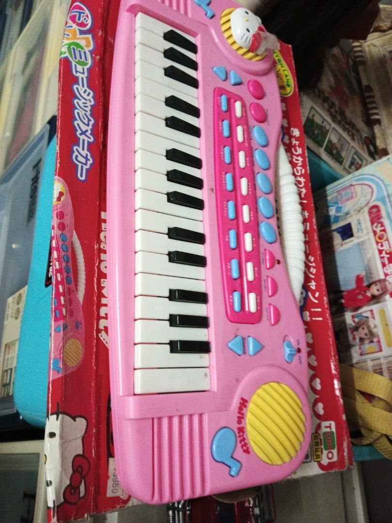 Hello Kitty Piano (Category: Musical Instruments) located in Legazpi City. Submitted by kikosgarage (Listing ID 1227164953, Image 2). Description: working.