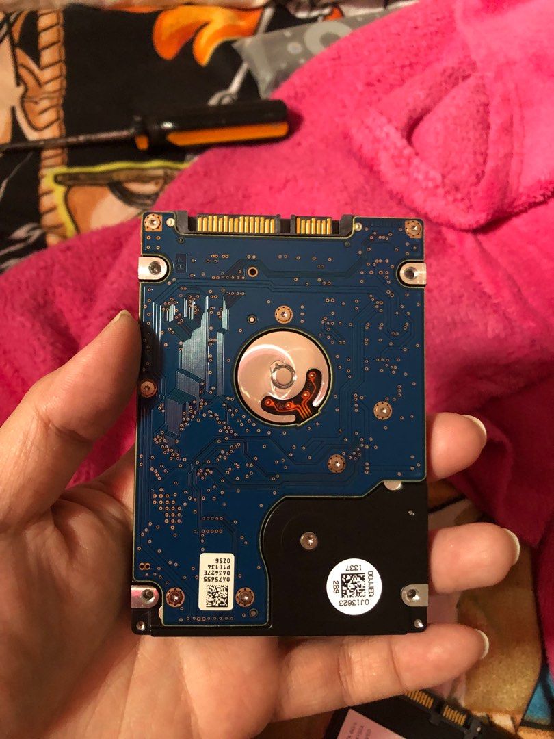 Hitachi 320gb HDD SATA (Category: Hard Disks & Thumbdrives) located in Quezon City. Submitted by renadetorres (Listing ID 1227092114, Image 2). Description: 320gb hdd.