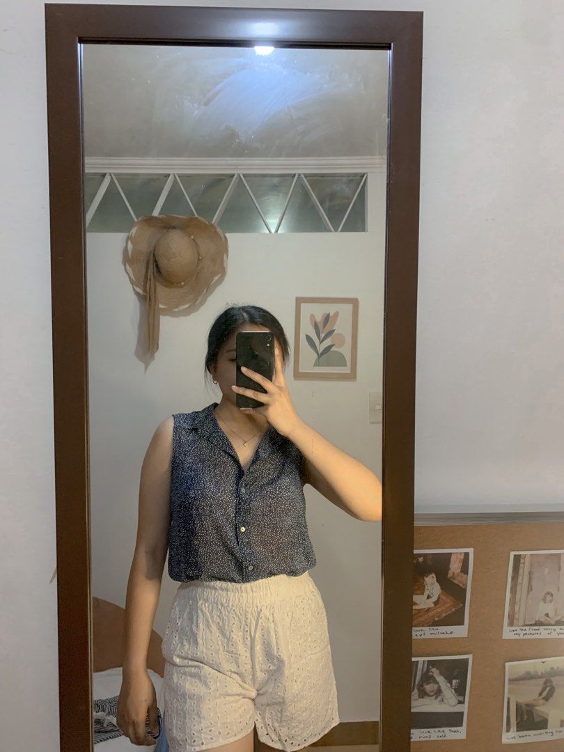 H&M dark blue patterned top (Category: Sleeveless) located in Manila. Submitted by alwaysfrei (Listing ID 1227235216, Image 1). Description: .