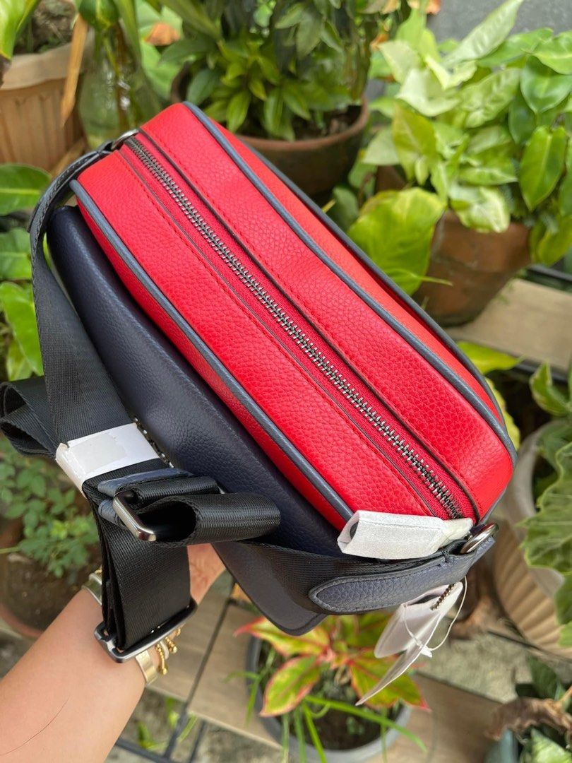 Hudson Crossbody (Category: Luxury Bags & Wallets) located in Rizal. Submitted by onlinedepotwholesale2nd (Listing ID 1227081284, Image 3). Description: Hudson crossbody 9” (L) x 7” (H) x 2 1/2” (W) C5400 2700.