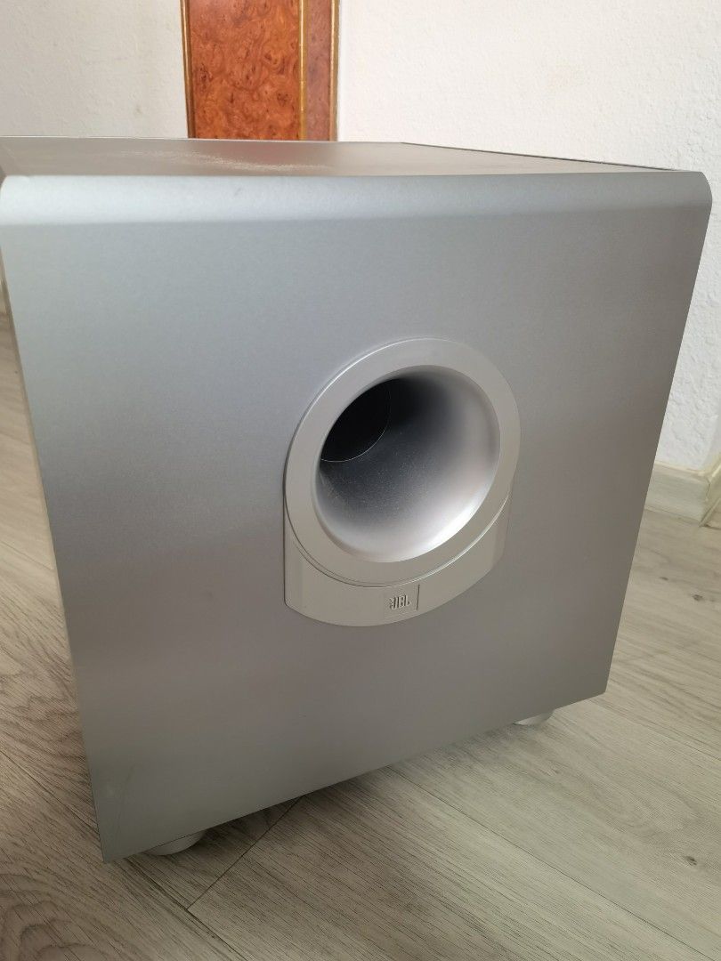 Jbl best sale sub 180
