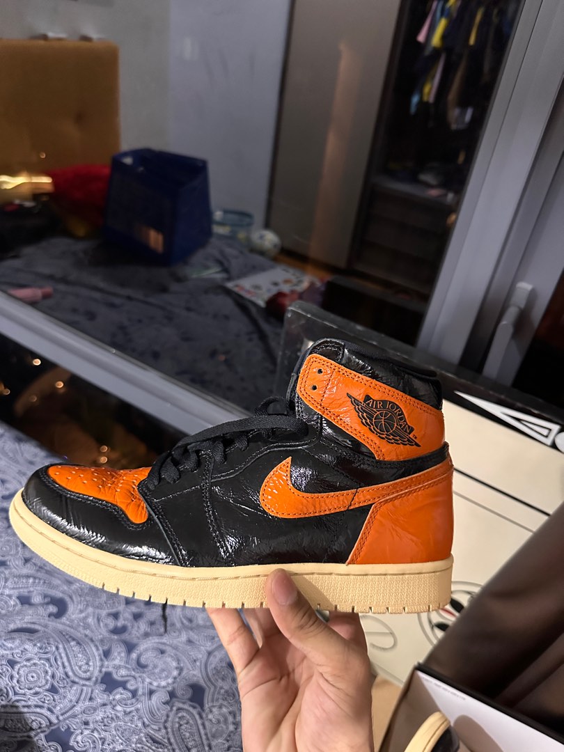 air jordan 1 retro high og banned price