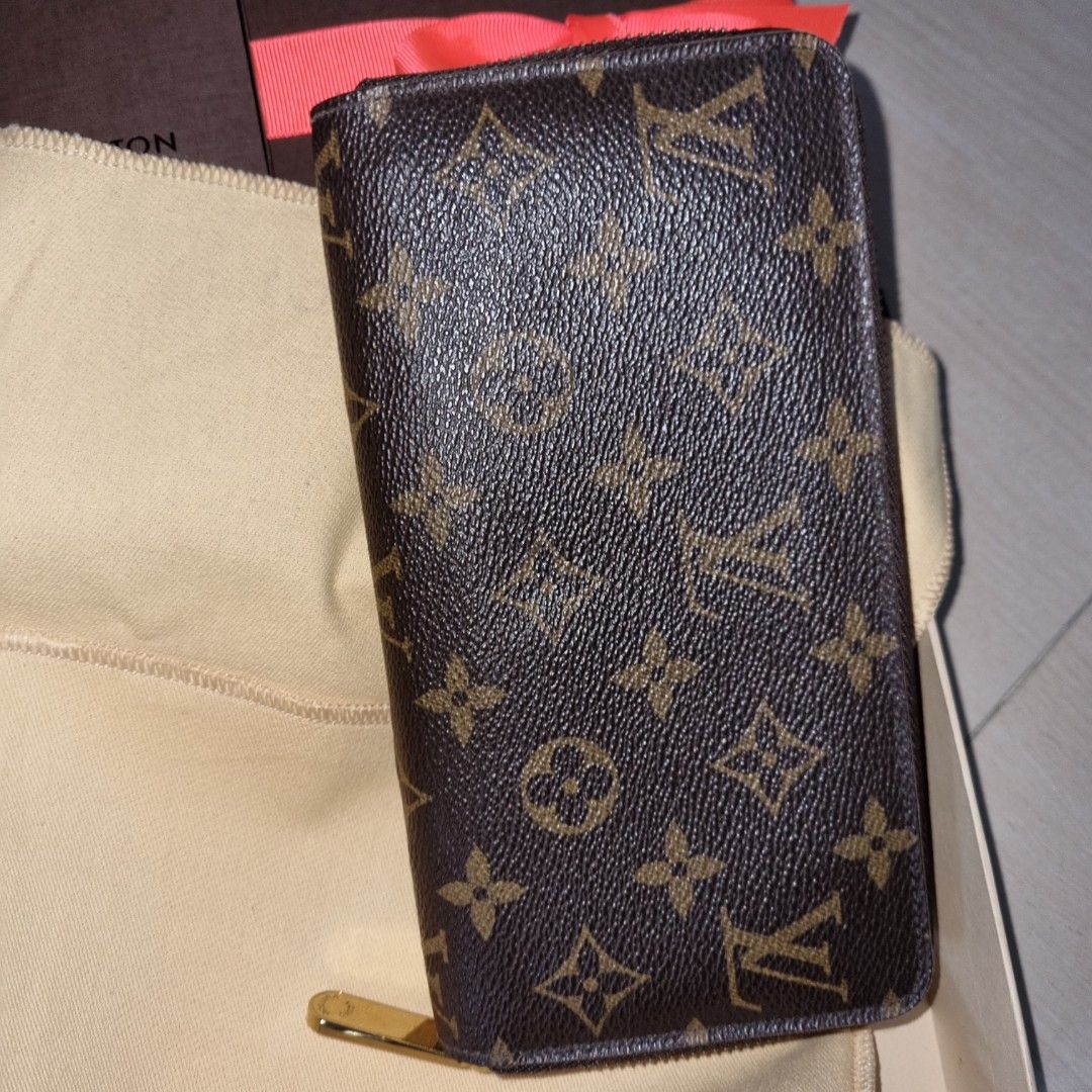 LV Metis Long Wallet, Women's Fashion, Bags & Wallets, Wallets & Card  holders on Carousell