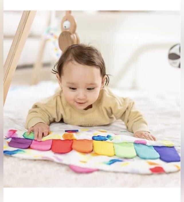 Lovevery playmat, Babies & Kids, Infant Playtime on Carousell