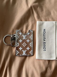 Louis Vuitton 2019 LV Prism ID Holder - Silver Keychains