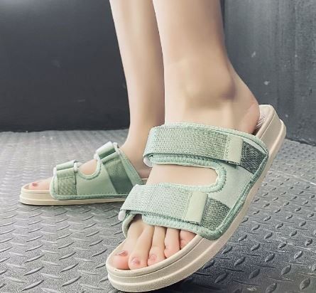 Casual hot sale beach sandals