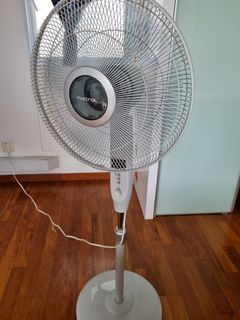Mistral Standing fan with remote