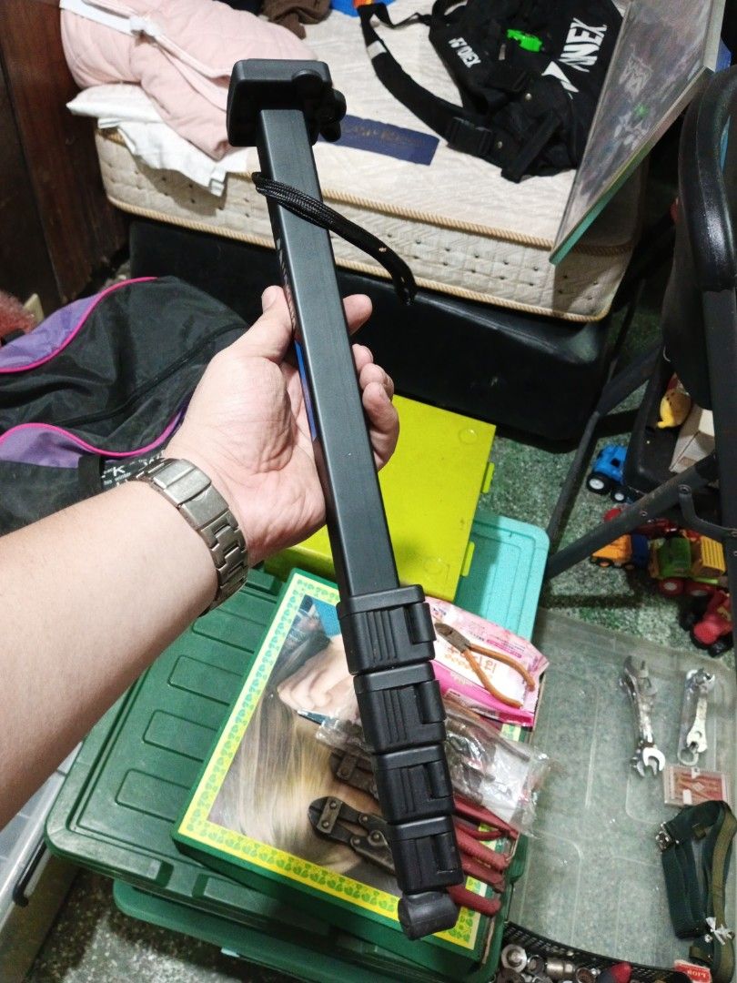 Monopod (Category: Tripods & Monopods) located in Legazpi City. Submitted by kikosgarage (Listing ID 1227169890, Image 3). Description: heavy duty.