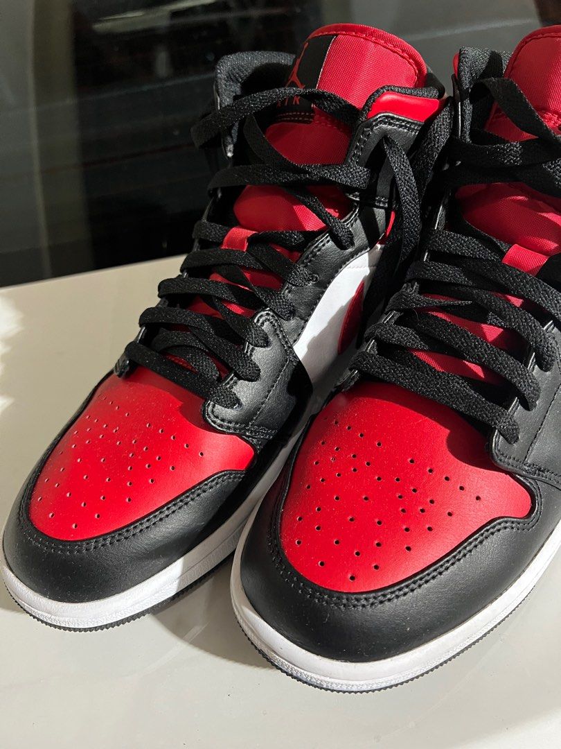 aj1 black fire red
