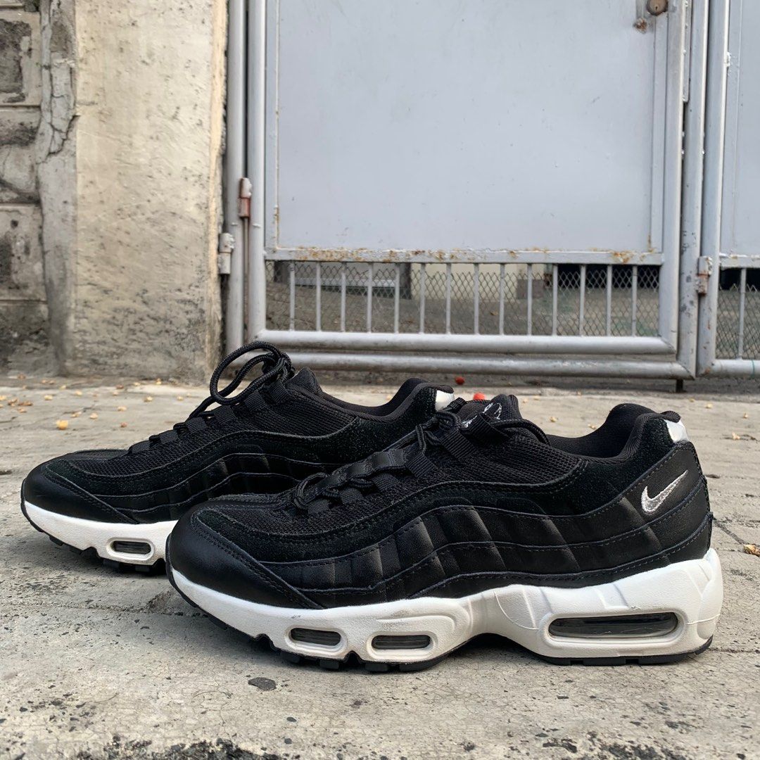 Nike air max on sale 95 rebel skulls