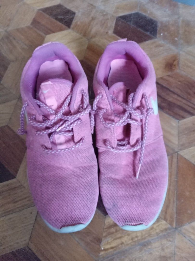 Nike rubber shoes, Women's Fashion, Footwear, Sneakers on Carousell