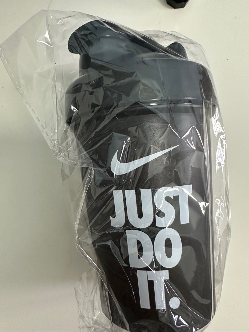 nike shaker