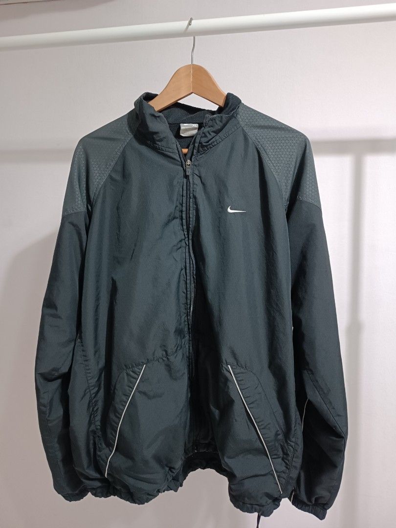 Nike windbreaker Men s Fashion Coats Jackets and Outerwear on