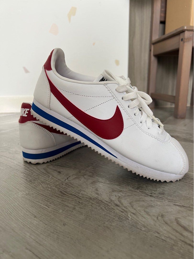 Nike women's classic leather tennis deals sneakers