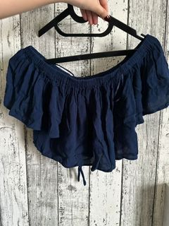 Off shoulder dark blue pull&bear