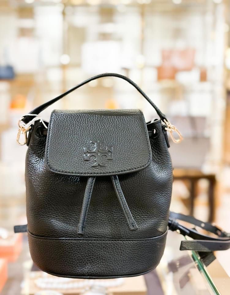 💯ORIGINAL TORY BURCH BLACK COMVERTIBLE BLACK (Category: Luxury Bags & Wallets) located in Quezon City. Submitted by ashongsstore (Listing ID 1227130856, Image 1). Description: ➕TÖRY BÜRÇH COLLECTION➕ 🇵🇭ONHAND🇵🇭 Blake Bucket Backpack/Shoulder and Crossbody Bag ‼️Please look at our pictures as that is exactly what you are purchasing‼️ 10000% Original Not REPLICA, OEM, TOP GRADE QUALITY, AUTHENTIC QUALITY or Any other Terms to DENOTE FAKE! 😎 .