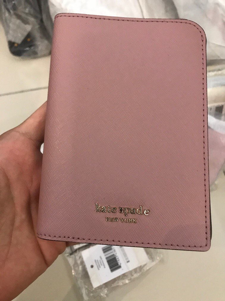 Passports Holder Kate Spade, Women's Fashion, Bags & Wallets, Wallets