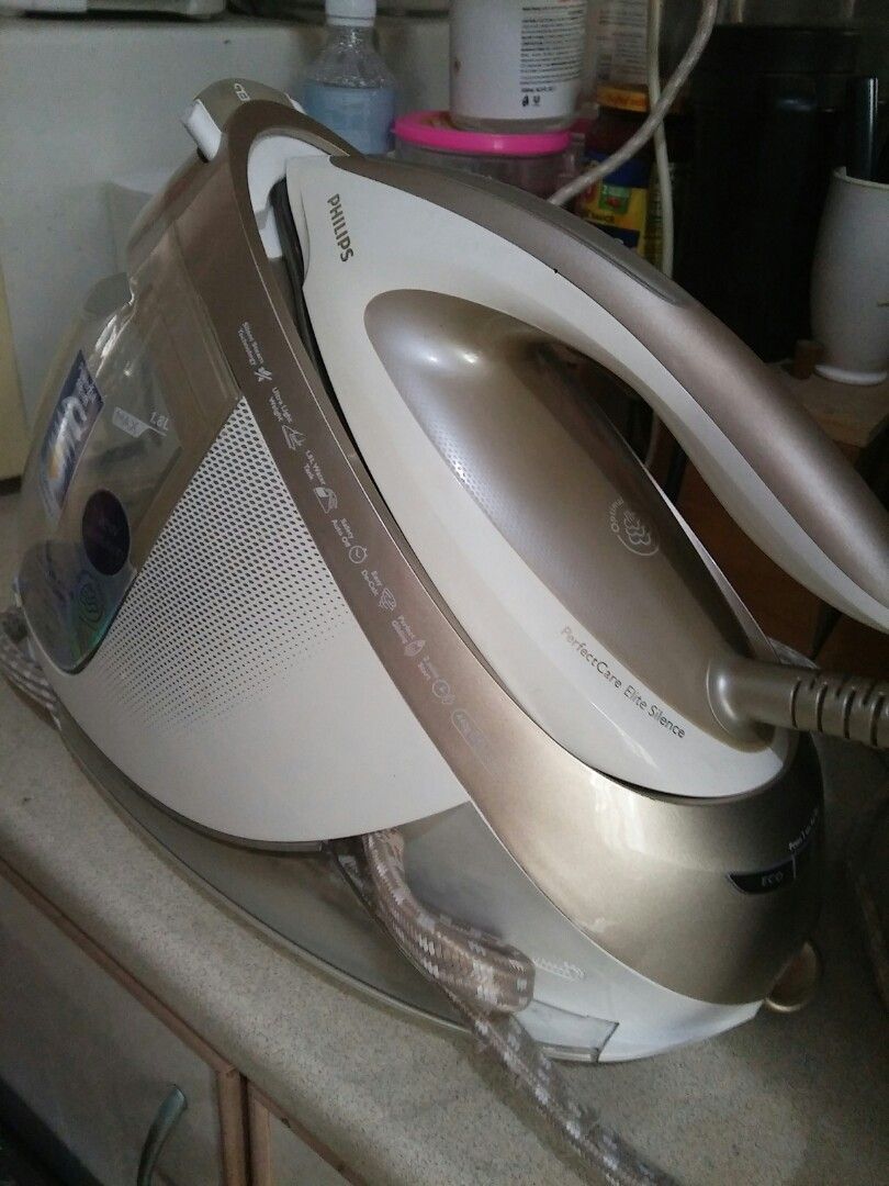 Philips steam generator iron. In good working conditions. Silent Steam