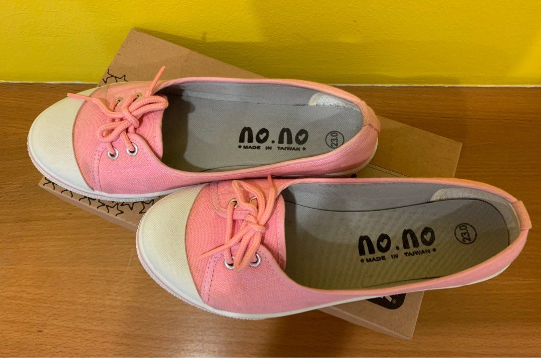 Girls slip clearance on canvas shoes