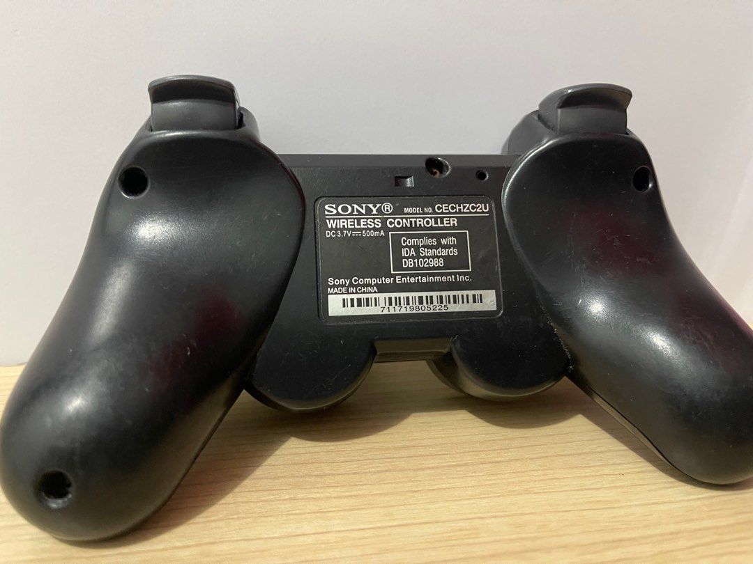 PlayStation Dual Shock 3 Six Axis Controller UNTESTED (Category: Controllers) located in Taguig. Submitted by johnhb (Listing ID 1227074333, Image 3). Description: MOP: GCash MOD: Lalamove from BGC.