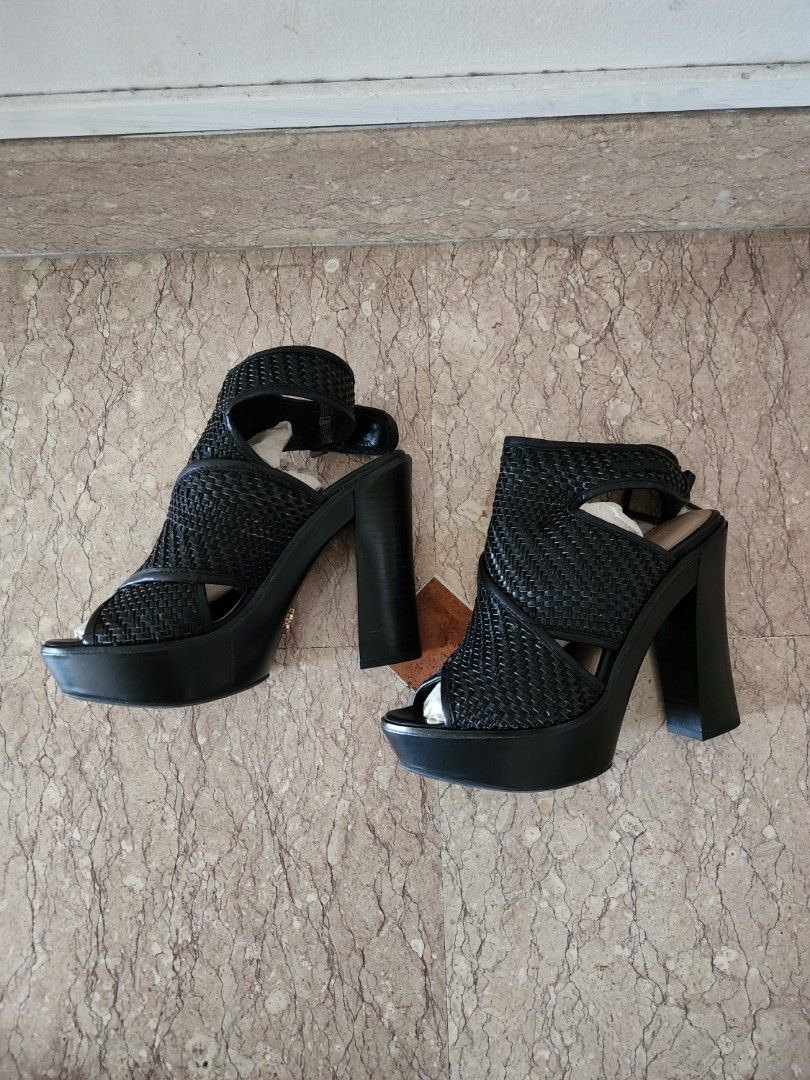 Pour la victoire platform sandals new arrivals