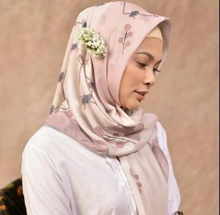 Preloved Kartini Scarf by Vanilla hijab