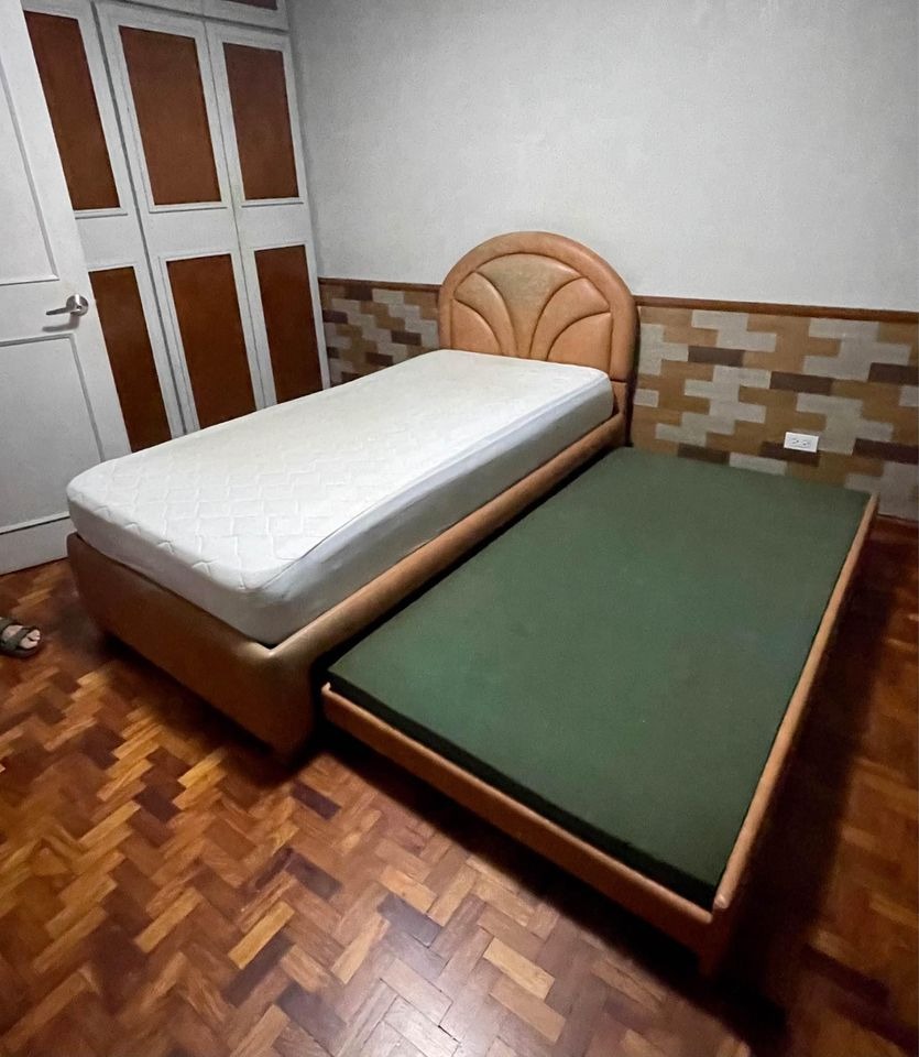 Preloved Twin Sized Trundle Bed for SALE! Extra long size!, Furniture