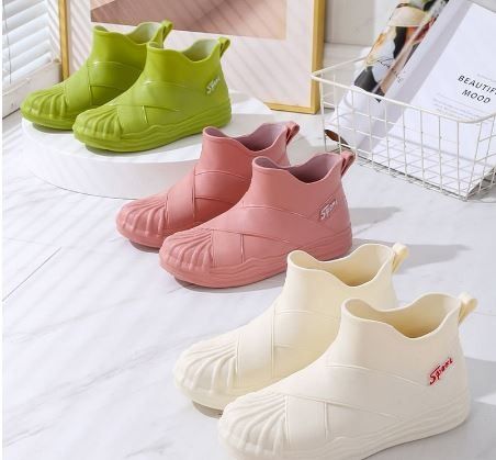 Rainy rubber shoes discount