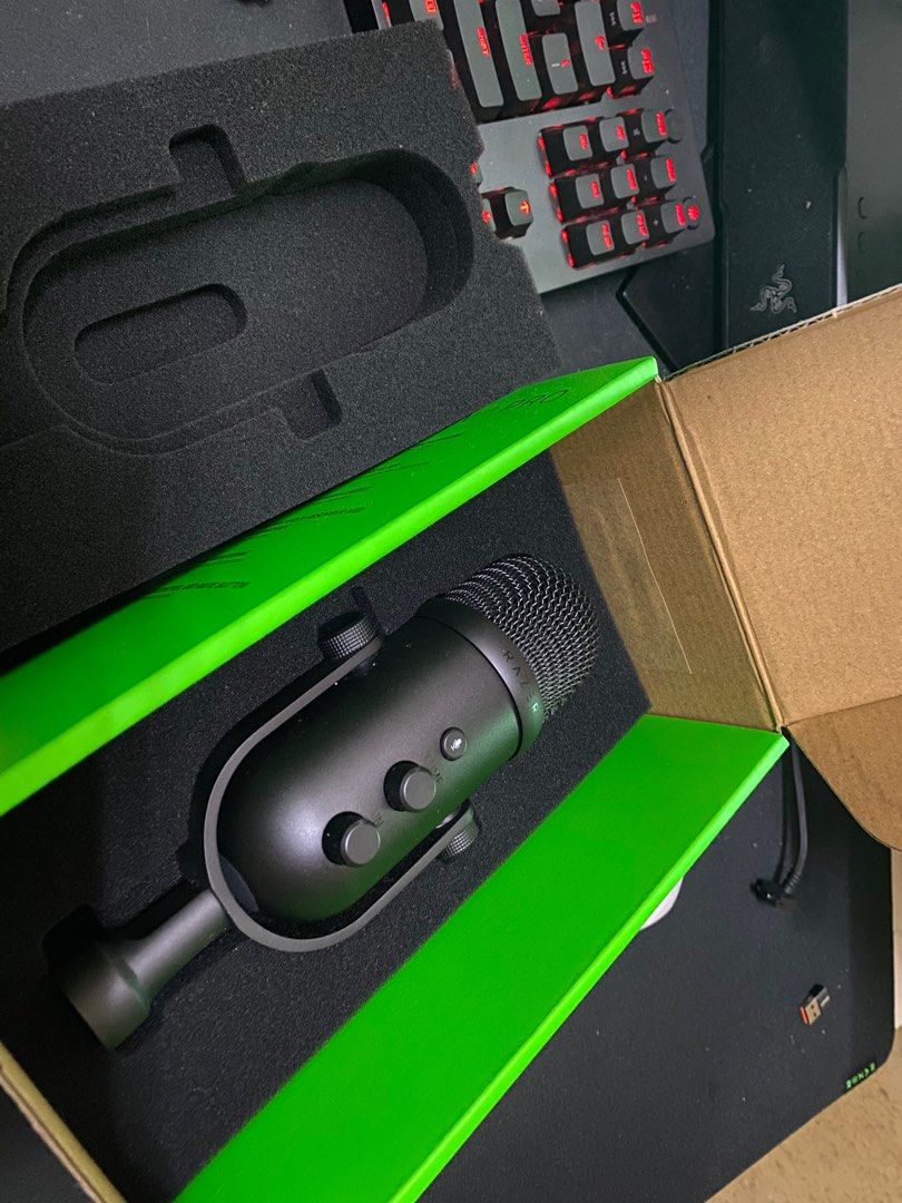 Razer Seiren V2 Pro, Audio, Microphones on Carousell