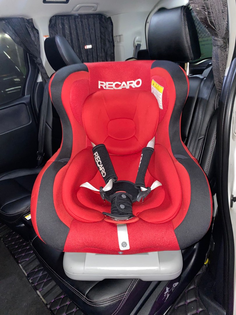 Recaro car seat, 兒童＆孕婦用品, 外出用品, 外出用品 安全座椅 Carousell