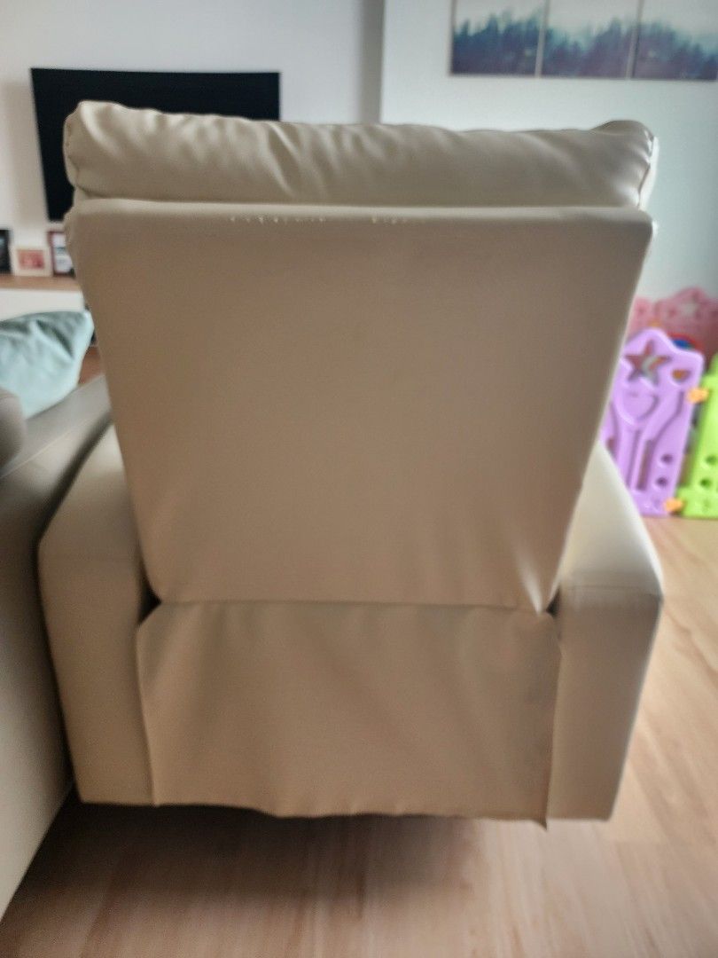 recliner chair breastfeeding chair, Furniture & Home Living, Furniture